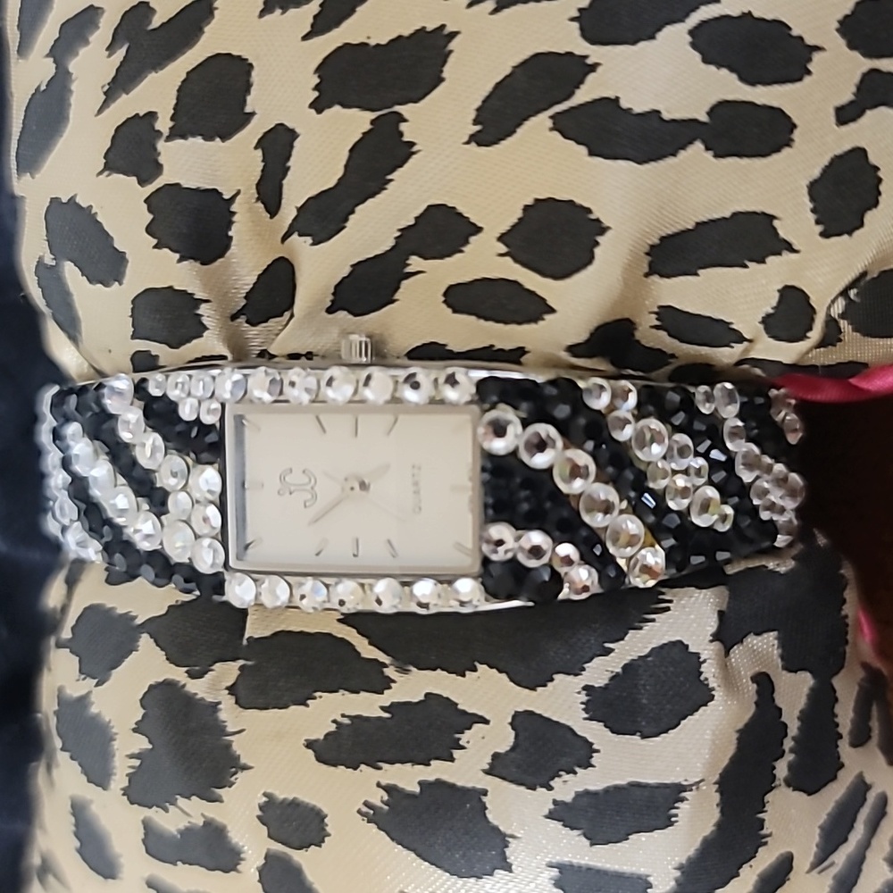 JC SIMPLY STUNNING CACHE....LADIES WATCH PRE❤️ PERFECT CONDITION!!
